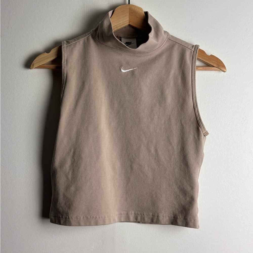 Nike Women's beige mock crop top